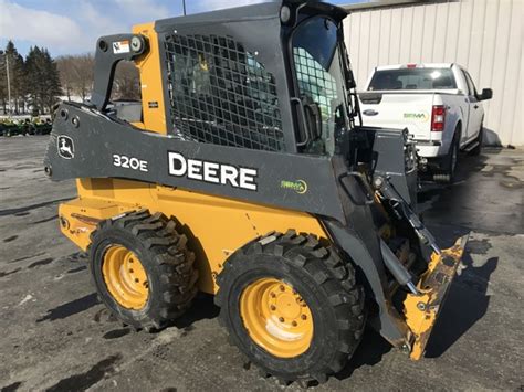 2015 John Deere 320E Skid Steer 